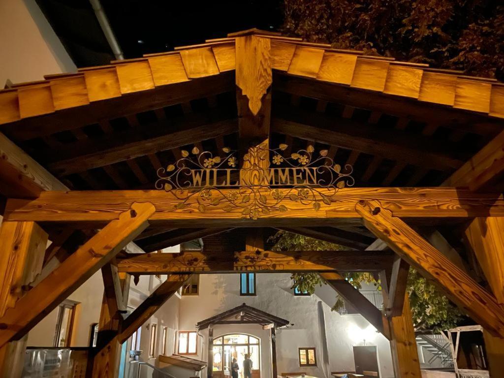 Landgasthaus Zur Linde Pleiskirchen Ngoại thất bức ảnh